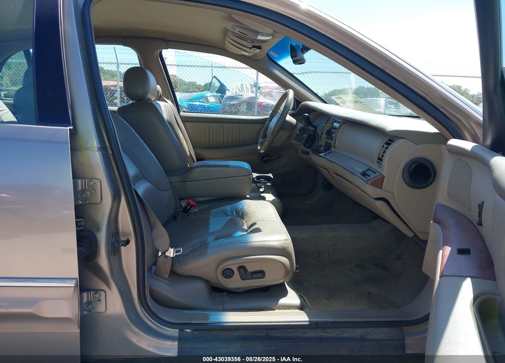 2000 BUICK PARK AVENUE VIN: 1G4CW54K8Y4261946
