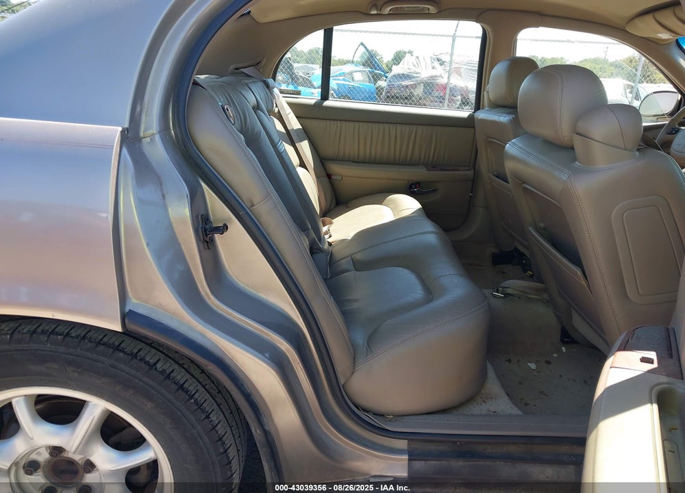 2000 BUICK PARK AVENUE VIN: 1G4CW54K8Y4261946