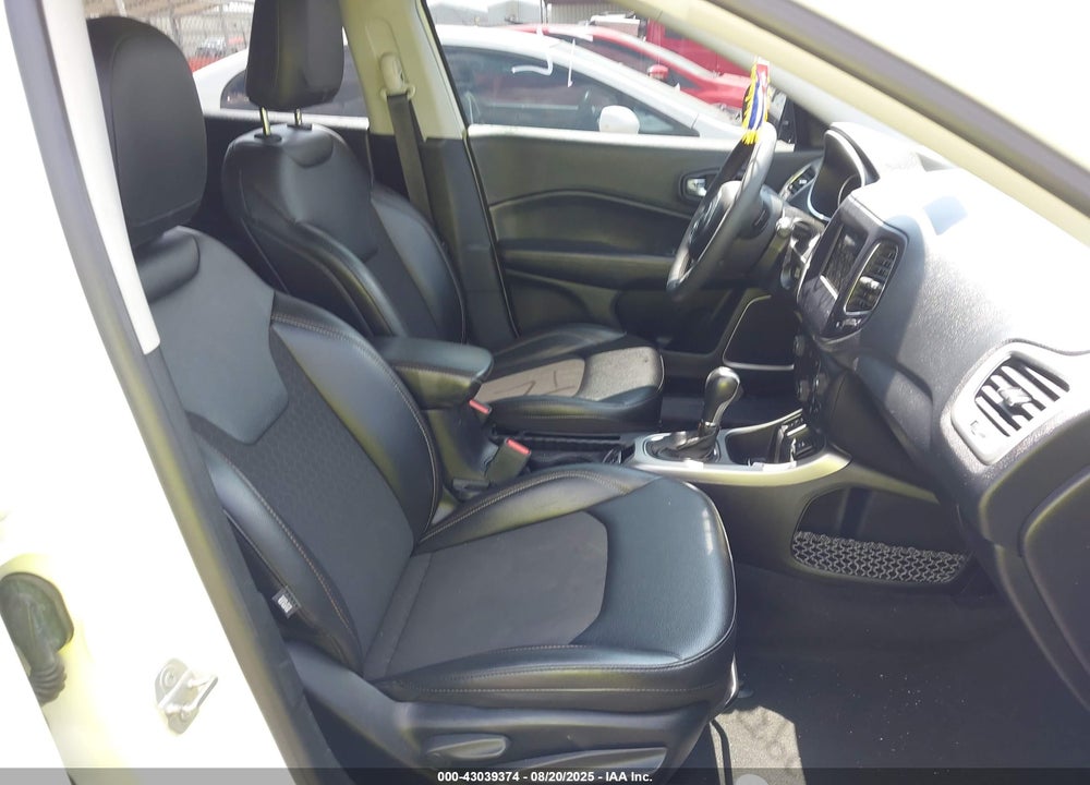 2021 JEEP COMPASS VIN: 3C4NJCBB4MT592630