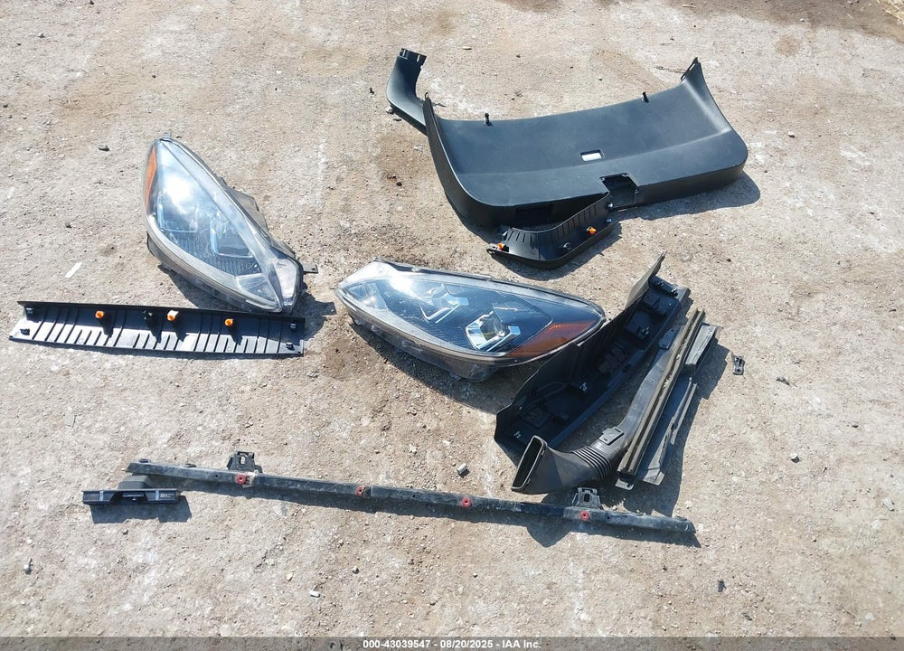 2022 FORD ESCAPE VIN: 1FMCU9G66NUA46704