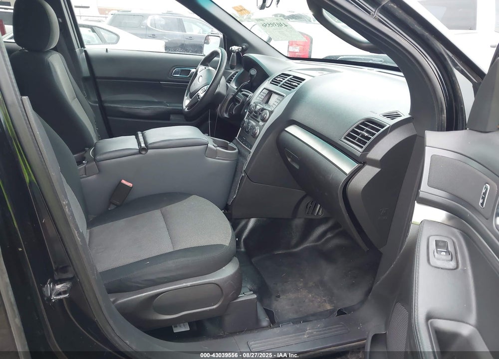 2015 FORD POLICE INTERCEPTOR VIN: 1FM5K8AR2FGA15736