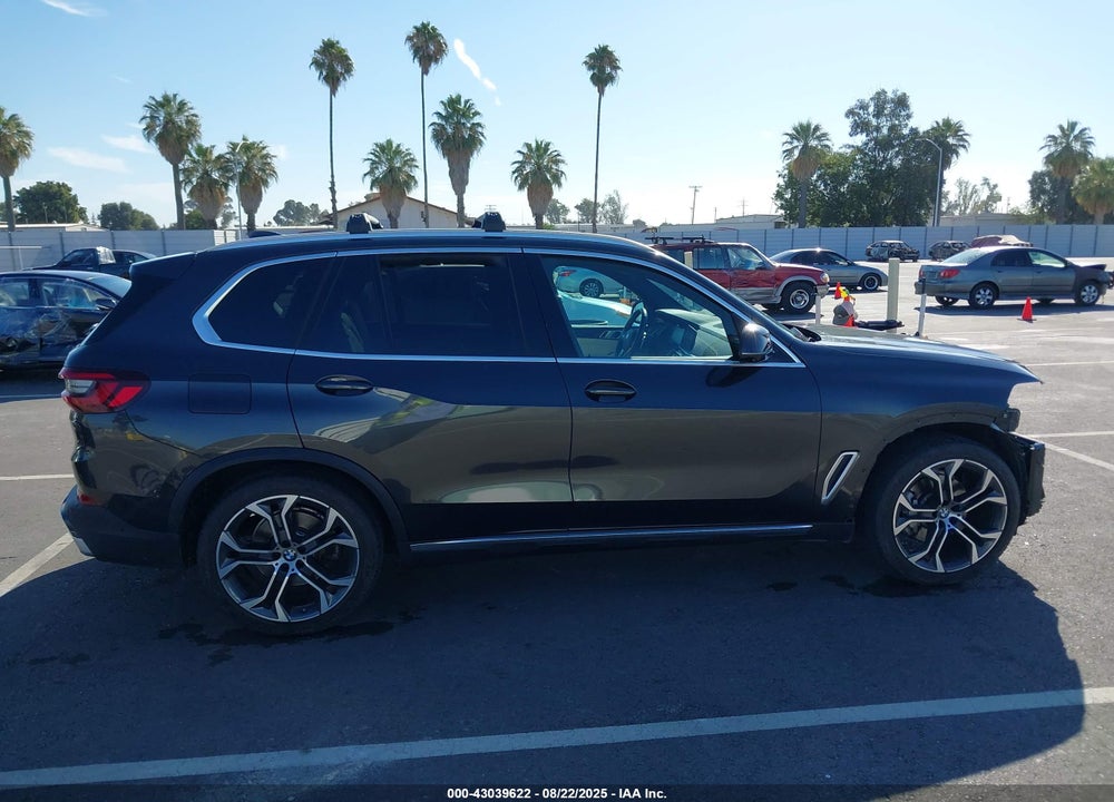 2021 BMW X5 VIN: 5UXCR6C02M9E43822