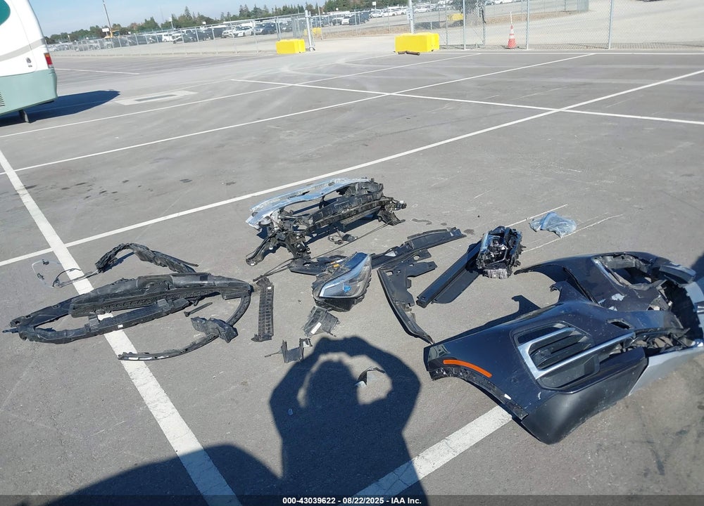 2021 BMW X5 VIN: 5UXCR6C02M9E43822