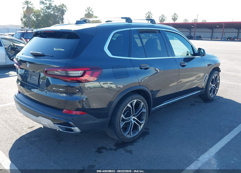 2021 BMW X5 VIN: 5UXCR6C02M9E43822
