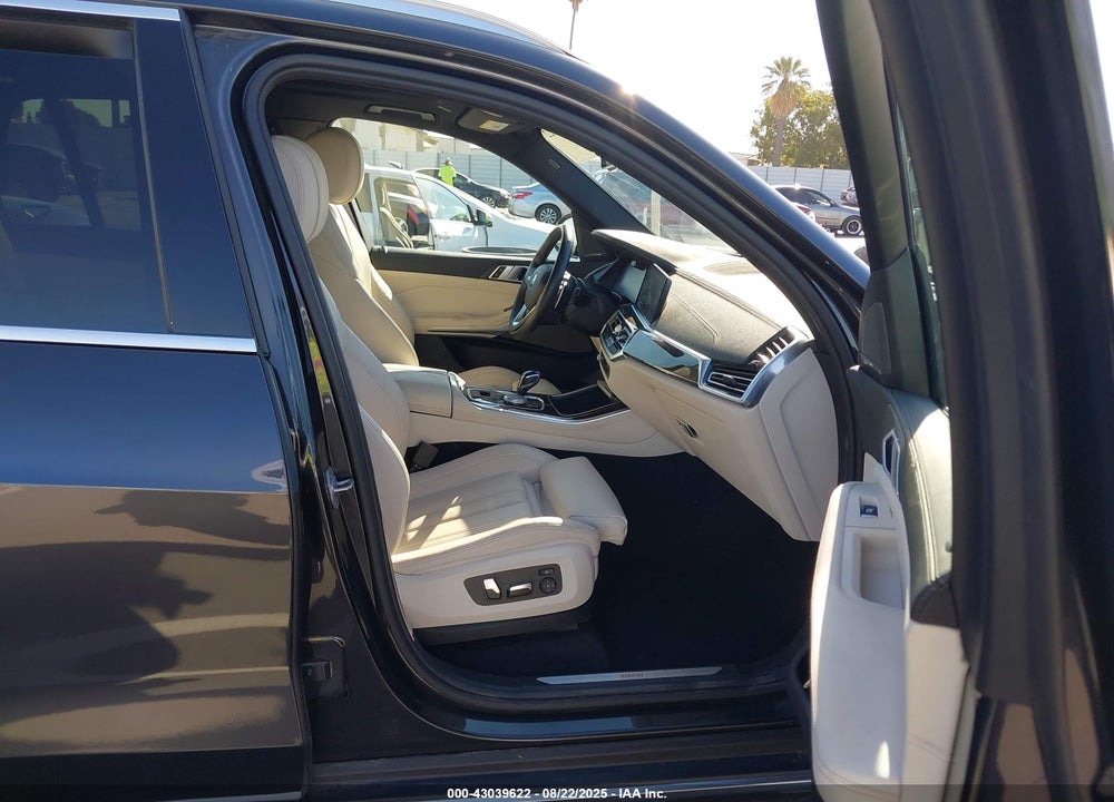 2021 BMW X5 VIN: 5UXCR6C02M9E43822
