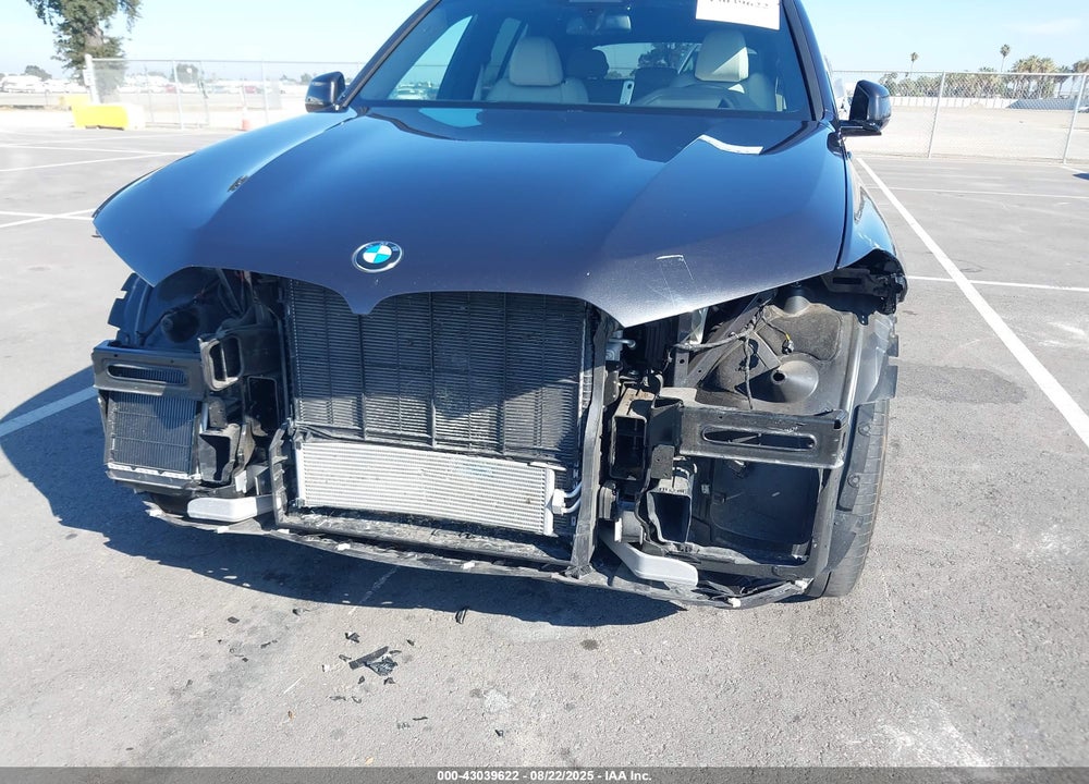 2021 BMW X5 VIN: 5UXCR6C02M9E43822