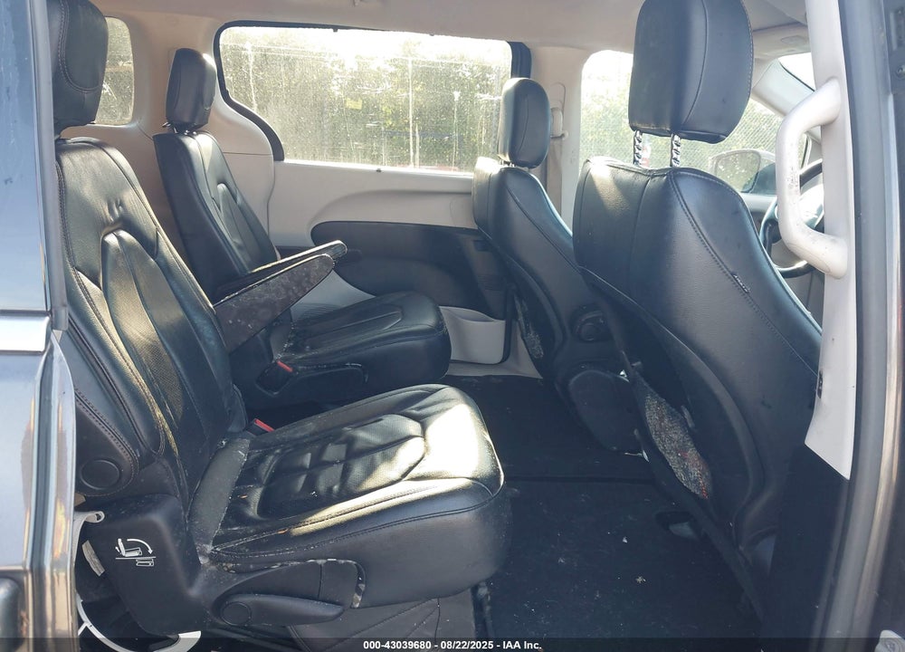2020 CHRYSLER PACIFICA TOURING L VIN: 2C4RC1BG8LR140323