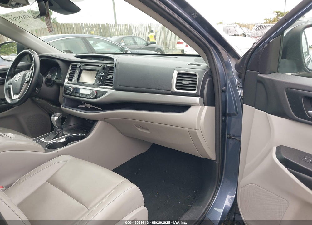 2018 TOYOTA HIGHLANDER VIN: 5TDJZRFH2JS860847