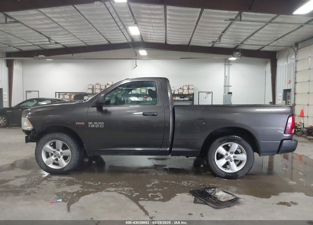 2016 RAM 1500 EXPRESS VIN: 3C6JR6ATXGG130712