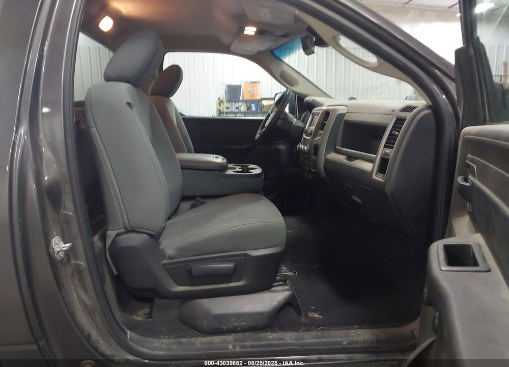 2016 RAM 1500 EXPRESS VIN: 3C6JR6ATXGG130712