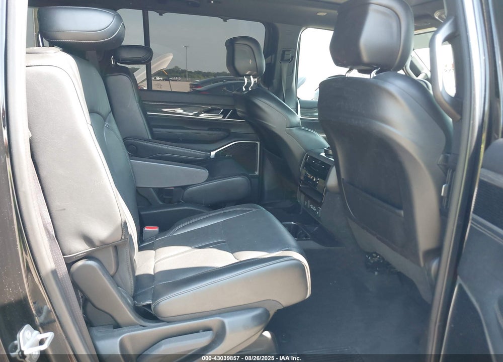 2022 JEEP WAGONEER VIN: 1C4SJVBT2NS110442
