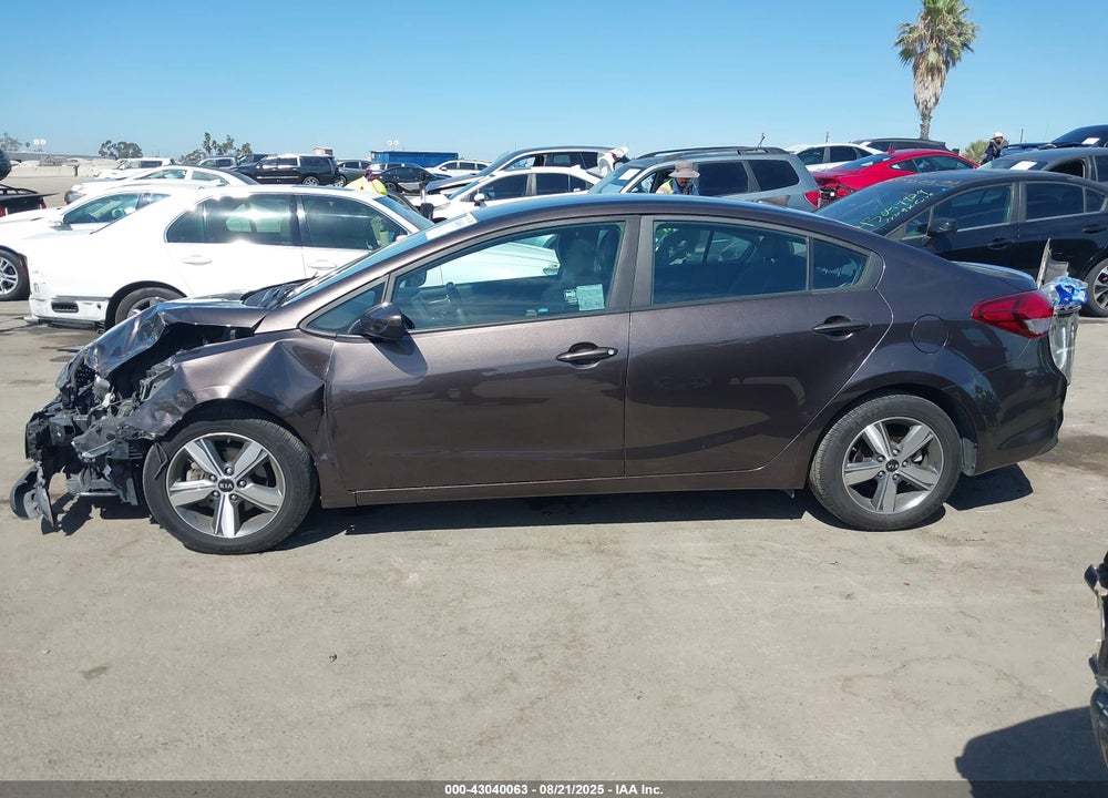 2018 KIA FORTE VIN: 3KPFL4A76JE201916