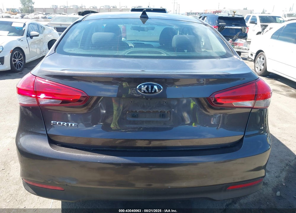2018 KIA FORTE VIN: 3KPFL4A76JE201916