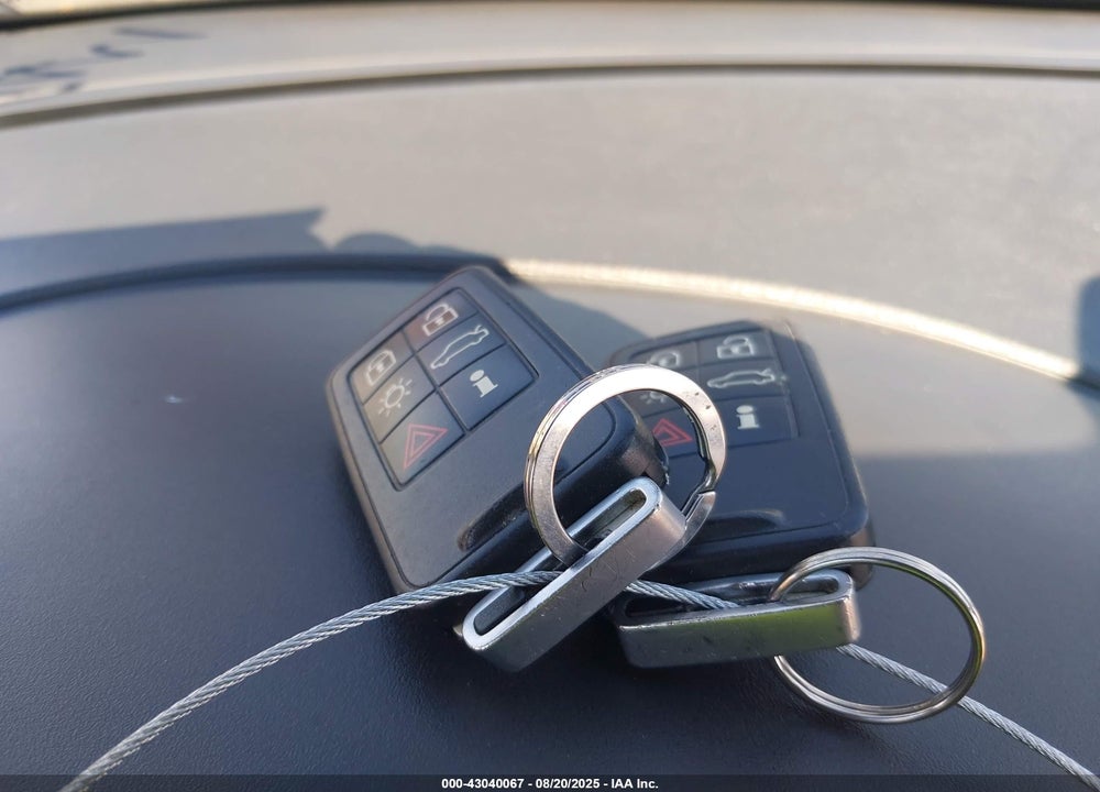 2011 VOLVO XC60 VIN: YV4940DL6B2161487
