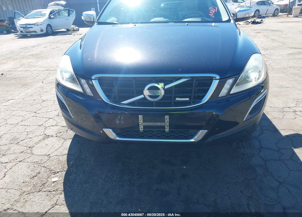 2011 VOLVO XC60 VIN: YV4940DL6B2161487