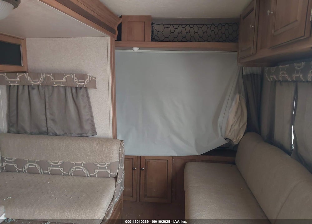 2016 FOREST RIVER SHAMROCK VIN: 4X4TFLY26GZ142940
