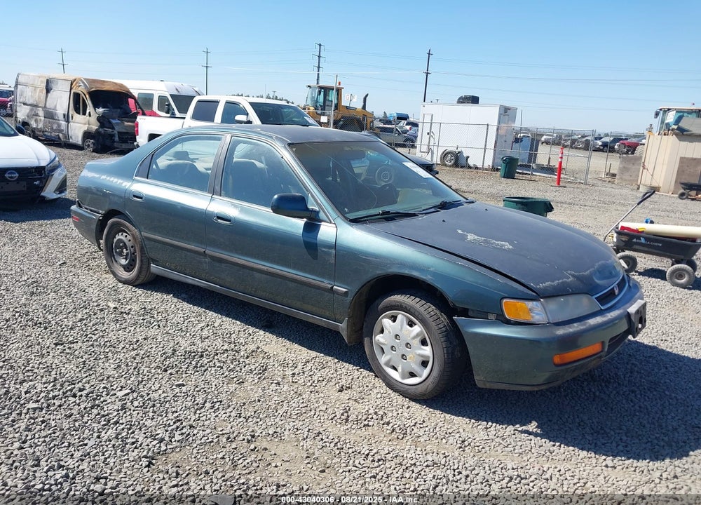 1996 HONDA ACCORD LX/EX VIN: 1HGCD5632TA019777