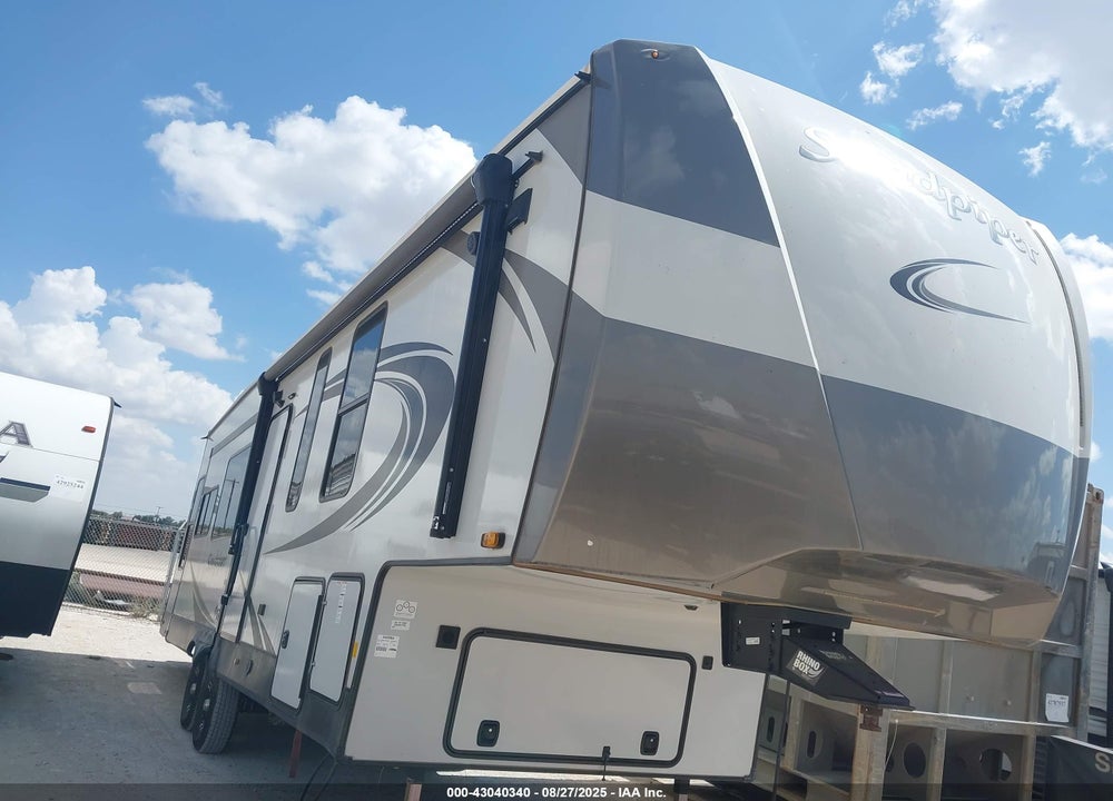 2023 FOREST RIVER SANDPIPER 3370RLS VIN: 4X4FSAK26PJ045984