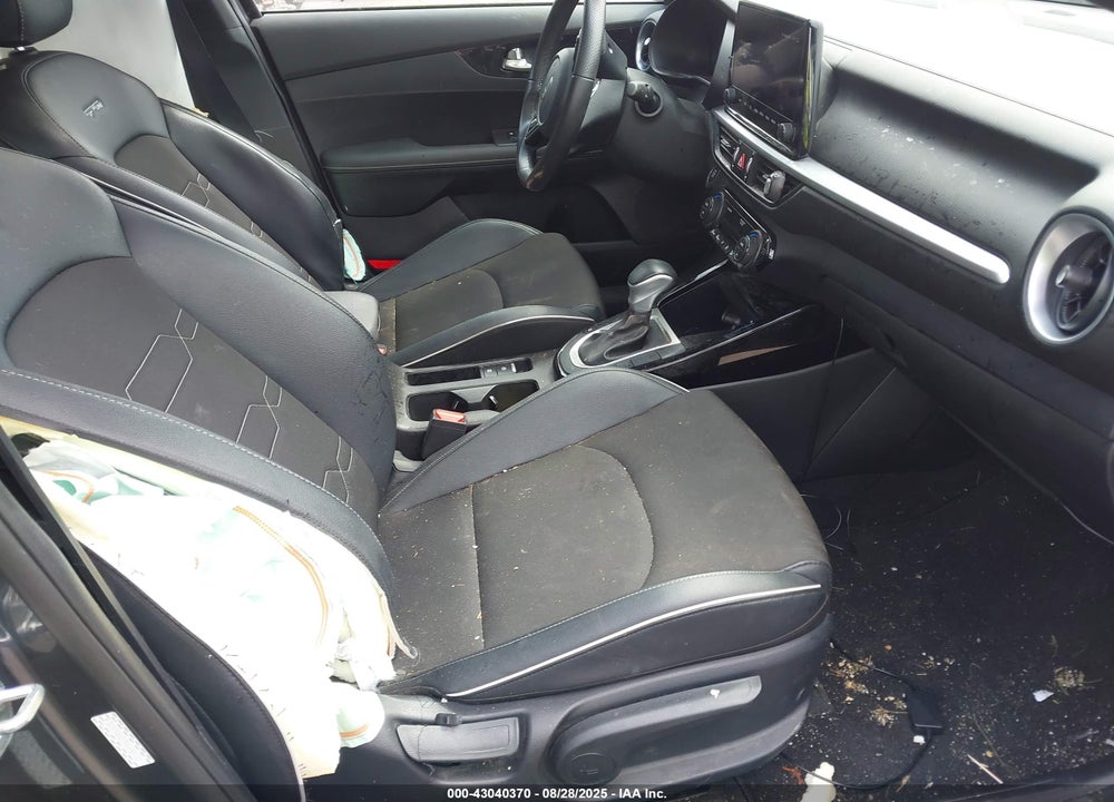 2024 KIA FORTE GT LINE VIN: 3KPF54AD7RE698132