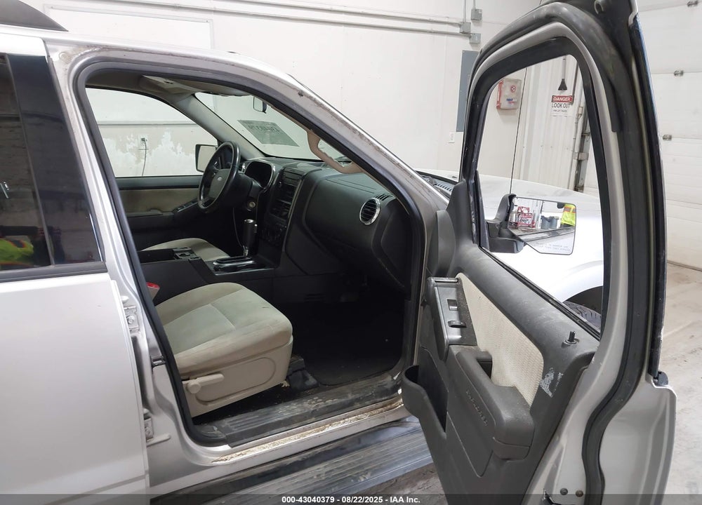 2008 FORD EXPLORER XLT VIN: 1FMEU73E38UA70828