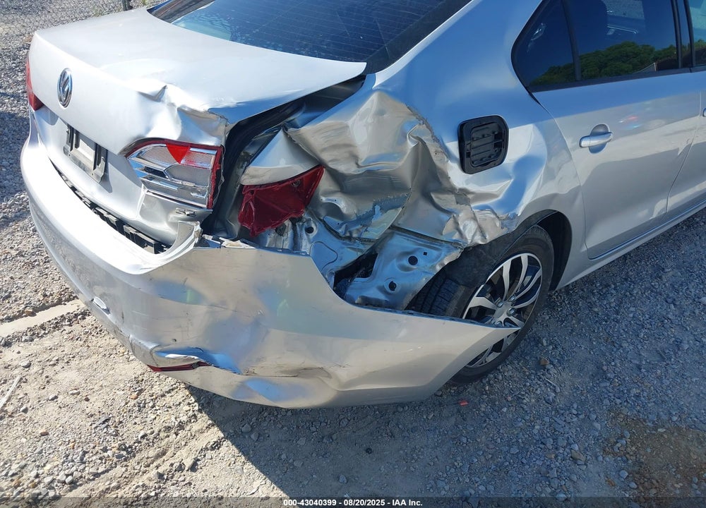 2014 VOLKSWAGEN JETTA 1.8T SE VIN: 3VWD17AJ4EM283387