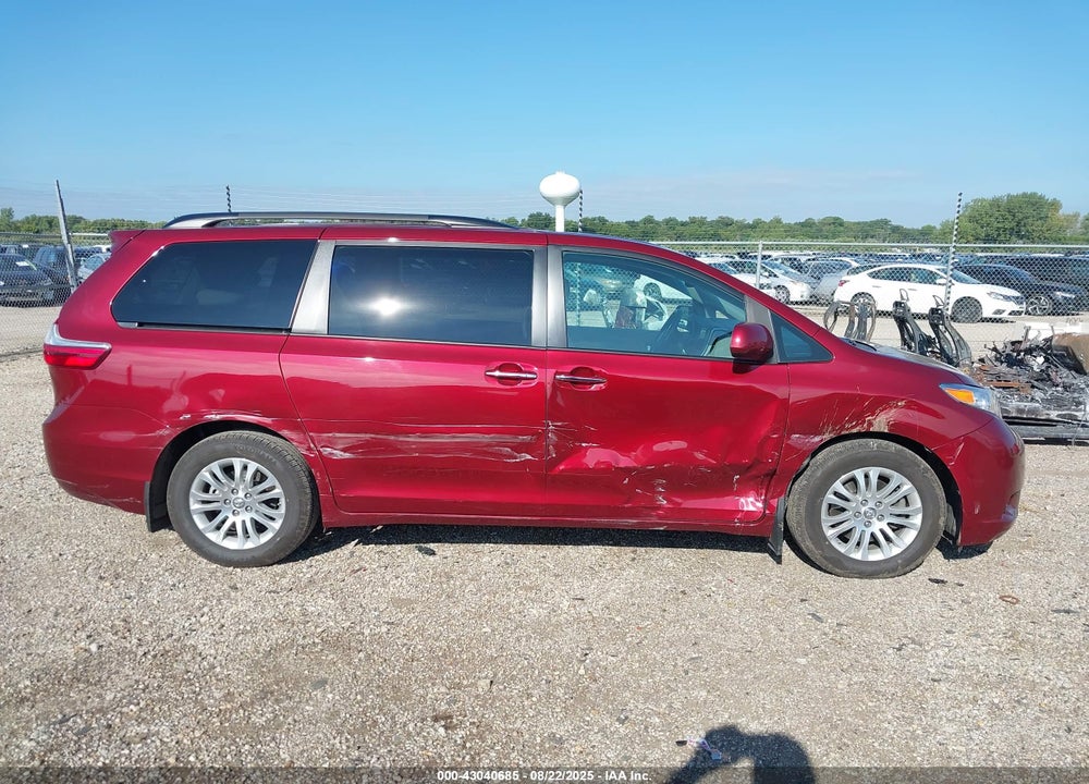 2017 TOYOTA SIENNA XLE 8 PASSENGER VIN: 5TDYZ3DC3HS863253