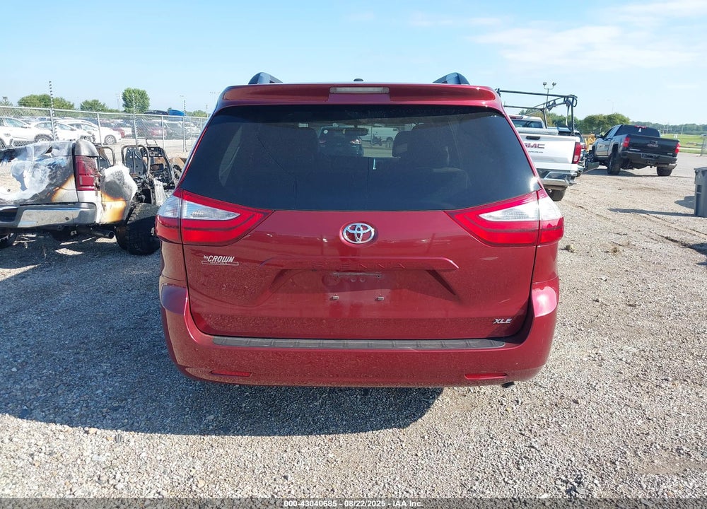2017 TOYOTA SIENNA XLE 8 PASSENGER VIN: 5TDYZ3DC3HS863253