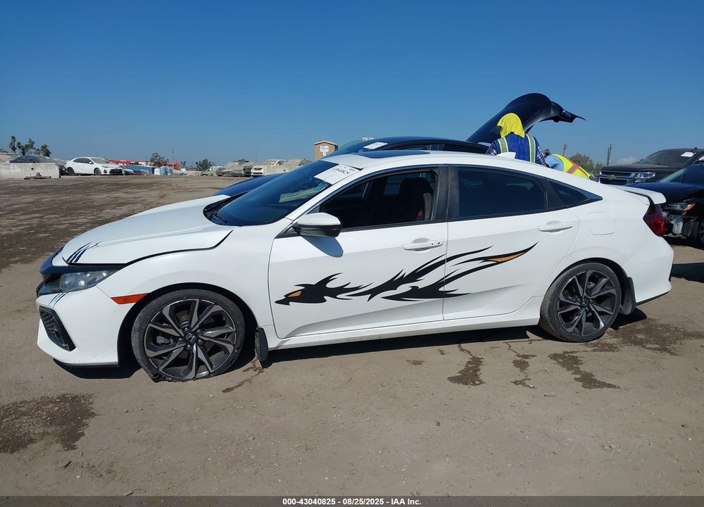 2018 HONDA CIVIC VIN: 2HGFC1E56JH704245