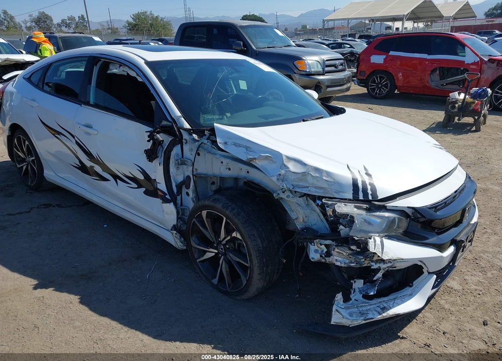 2018 HONDA CIVIC VIN: 2HGFC1E56JH704245