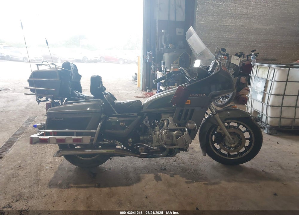 1983 HONDA GL1100 A VIN: 1HFSC0222DA311174