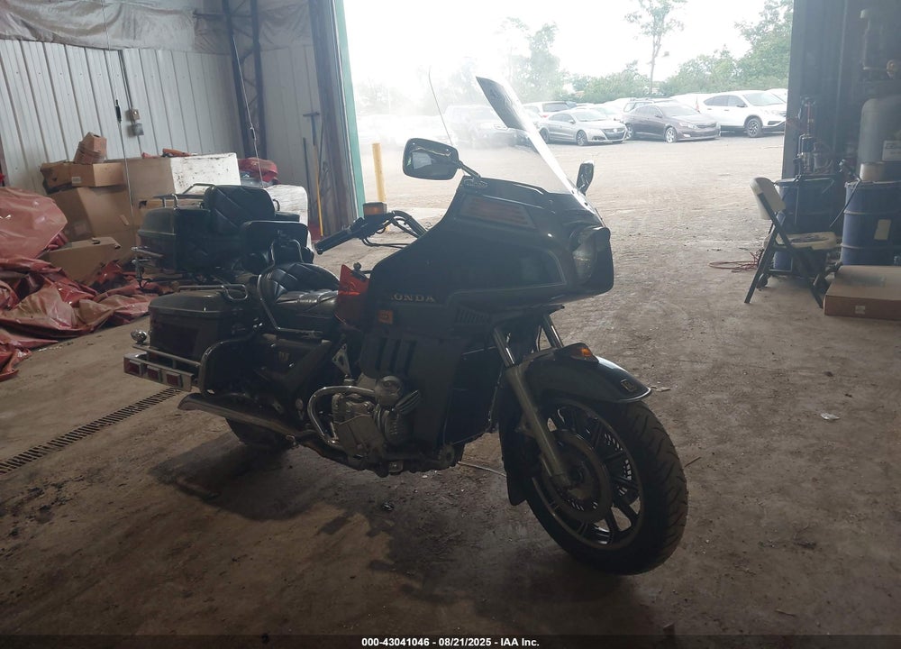 1983 HONDA GL1100 A VIN: 1HFSC0222DA311174