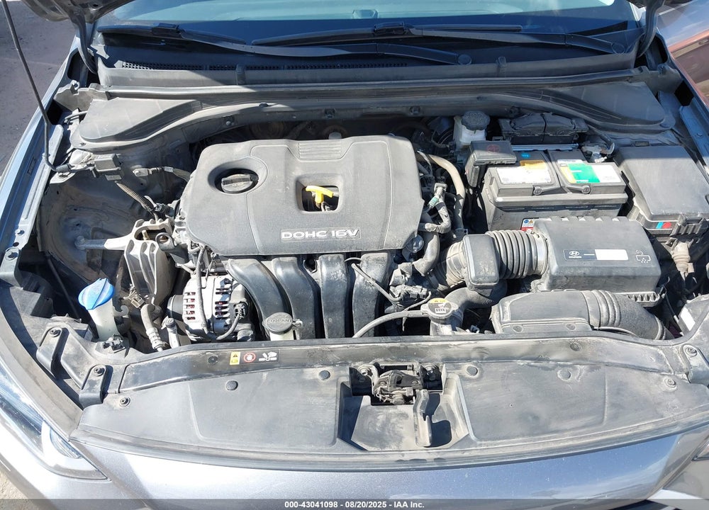 2018 HYUNDAI ELANTRA VIN: 5NPD74LF1JH241557