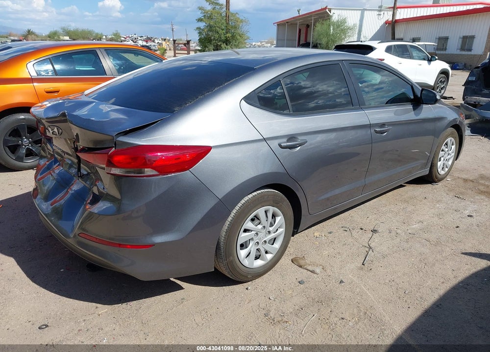 2018 HYUNDAI ELANTRA VIN: 5NPD74LF1JH241557