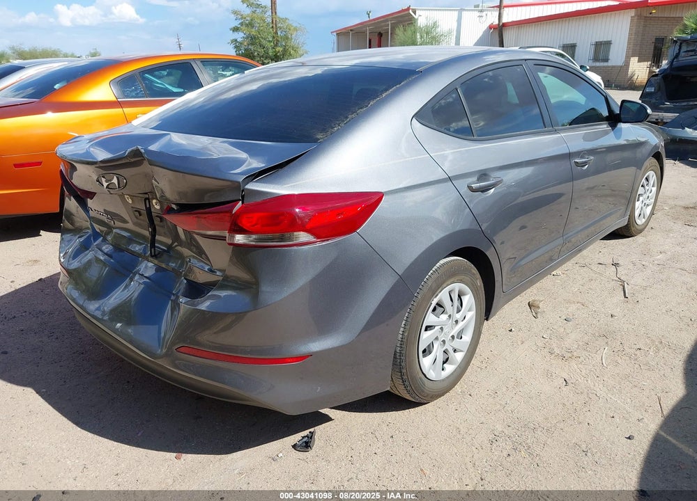2018 HYUNDAI ELANTRA VIN: 5NPD74LF1JH241557