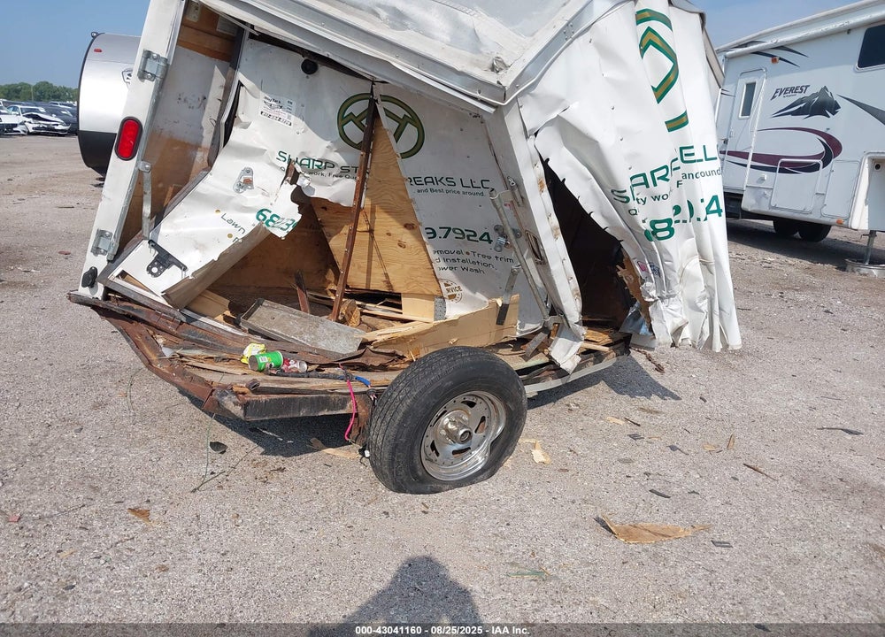 2015 LARK TRAILER VIN: 571BE0812FM009826