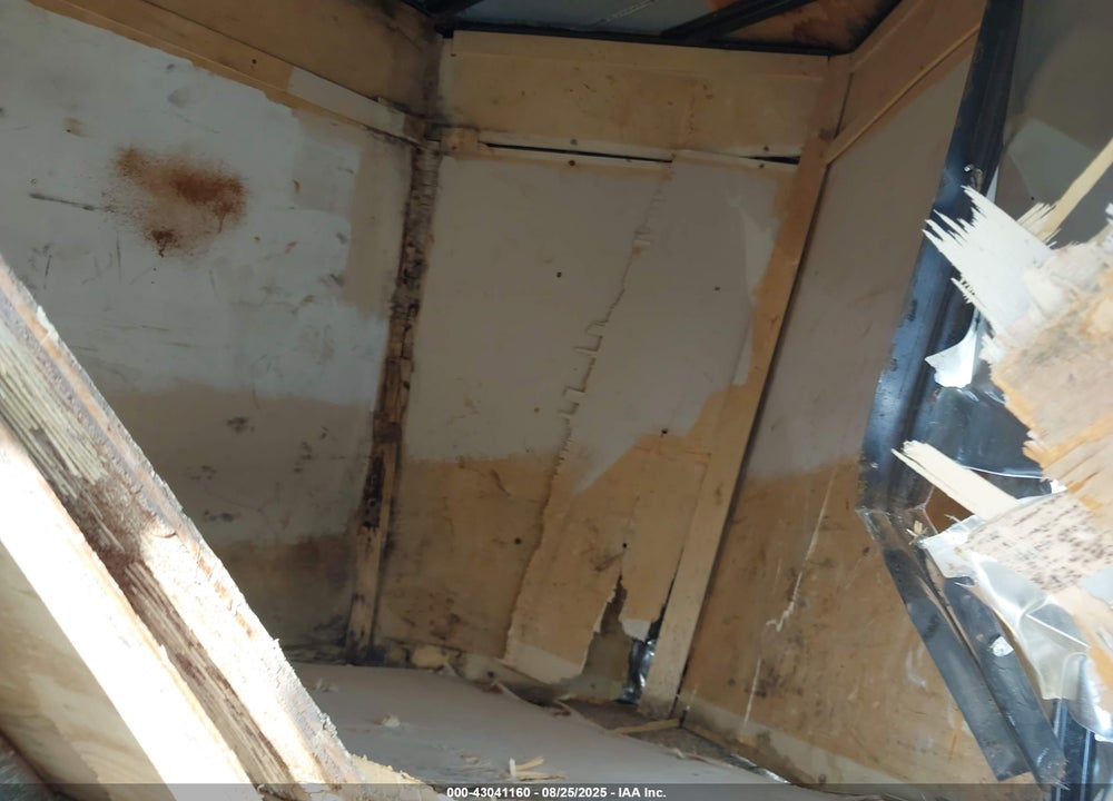2015 LARK TRAILER VIN: 571BE0812FM009826