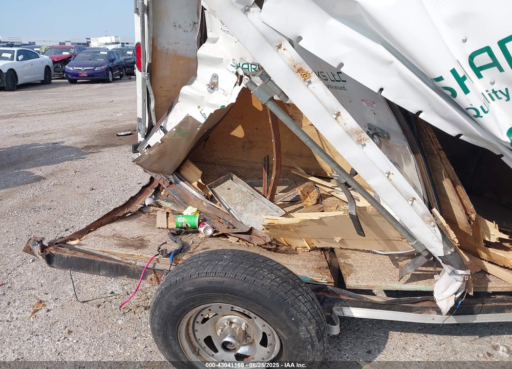 2015 LARK TRAILER VIN: 571BE0812FM009826