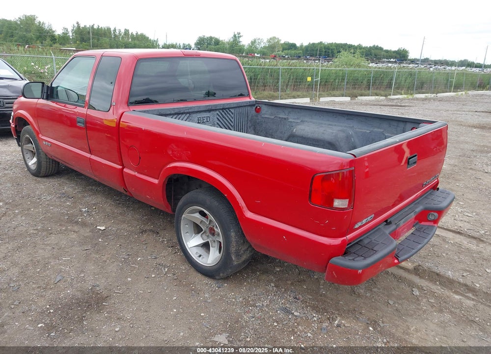 1998 CHEVROLET S-10 LS FLEETSIDE VIN: 1GCCS1947WK225080