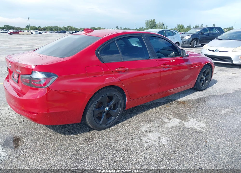 2012 BMW 328I VIN: WBA3A5G56CNP16852