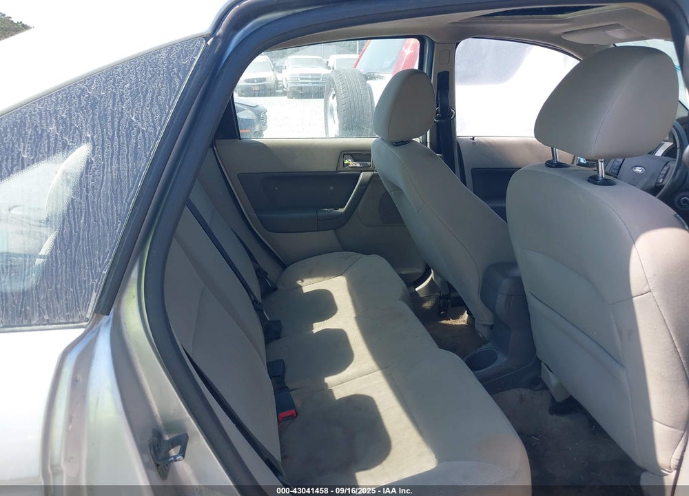 2011 FORD FOCUS VIN: 1FAHP3GN2BW153695