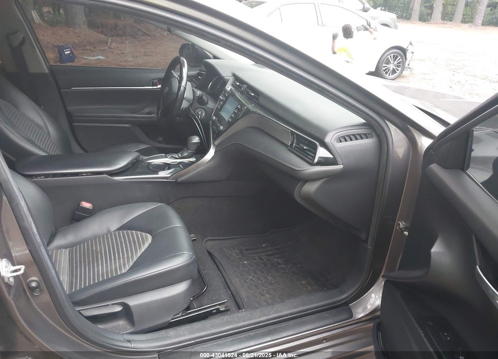 2019 TOYOTA CAMRY VIN: 4T1B11HK9KU269686