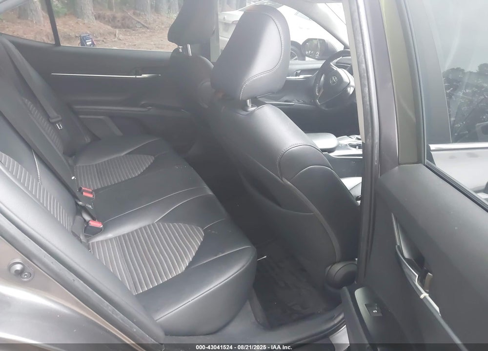 2019 TOYOTA CAMRY VIN: 4T1B11HK9KU269686