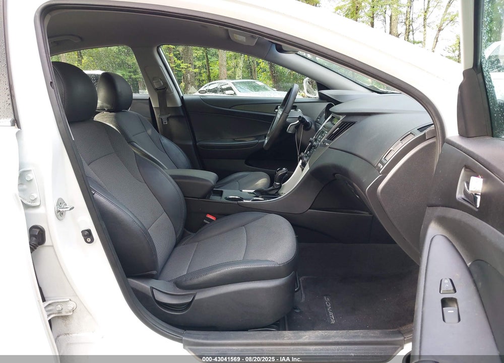 2011 HYUNDAI SONATA VIN: 5NPEC4AC1BH094134