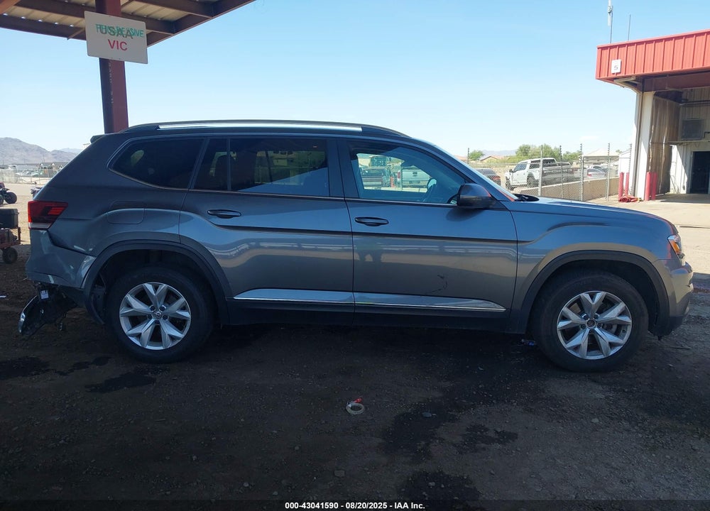 2018 VOLKSWAGEN ATLAS VIN: 1V2ER2CA7JC517869