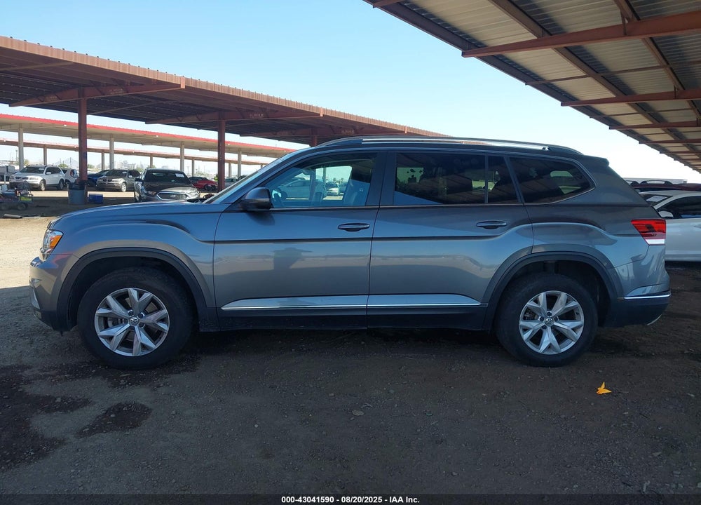 2018 VOLKSWAGEN ATLAS VIN: 1V2ER2CA7JC517869