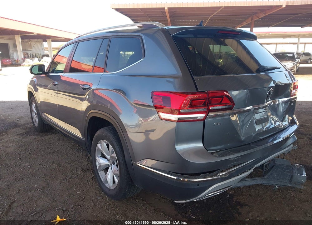 2018 VOLKSWAGEN ATLAS VIN: 1V2ER2CA7JC517869