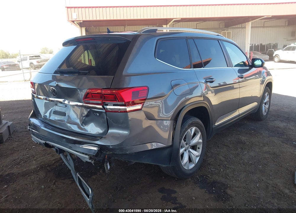 2018 VOLKSWAGEN ATLAS VIN: 1V2ER2CA7JC517869