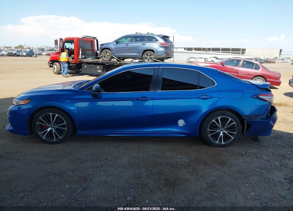 2018 TOYOTA CAMRY VIN: 4T1B11HK2JU012660
