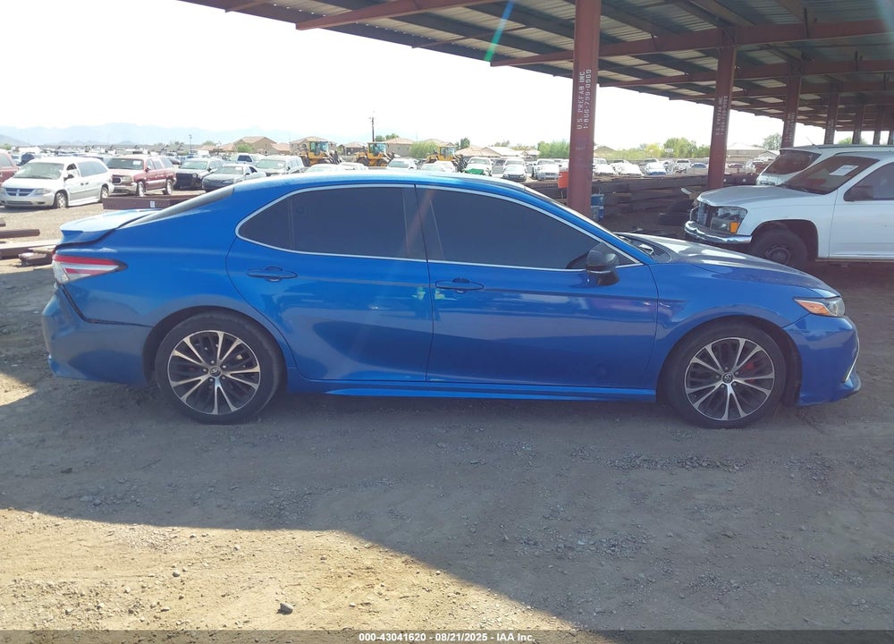 2018 TOYOTA CAMRY VIN: 4T1B11HK2JU012660
