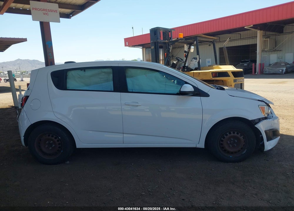 2015 CHEVROLET SONIC VIN: 1G1JA6SH2F4196976